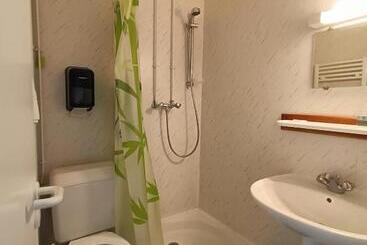 Отель Hostellerie Du Chateau Bellenaves