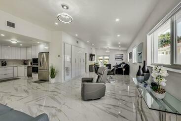 شقق خاصة سياحية Luxurious Tropical Private Oasis By Mia Airport