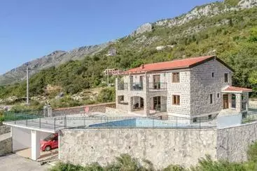 Apartamente turistice Villa Sofija