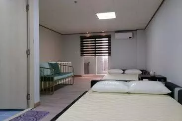 アパートホテル Eclat Residences