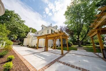 مبيت وإفطار The Edenton Collectionthe Granville Queen Inn