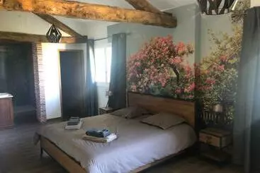 ベッドアンドブレックファースト Au Clair De La Pierre   Chambres D Hôtes