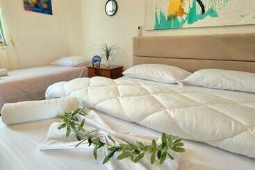 פנסיון Guest House Vila Elezi