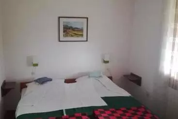 تختخواب و صبحانه Rooms / Sobe šolar   Brezje