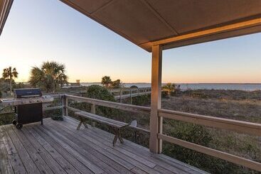 آپارتمان‌های توریست‌ها Just Gettin Tanner