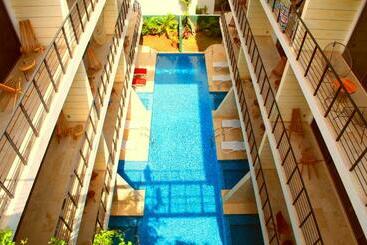 Aparthotel Brava Towers   Luxury Studios