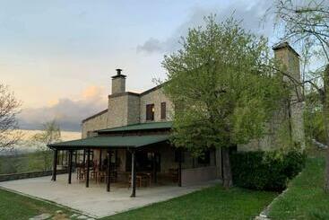 Terrae Eremis: Ristorante, Bar, B&b