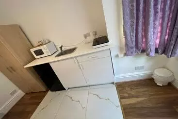 Turistihuoneistot Lovely Studio Flat In London