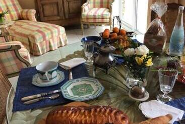 مبيت وإفطار Camélia Rouge