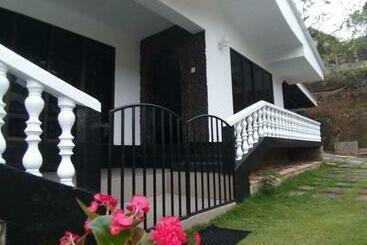 Bed & Breakfast Rikton Bungalow