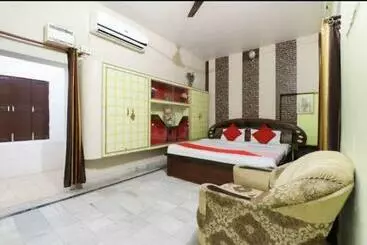 Hotel Madhva Naimisharanya By Wb Inn