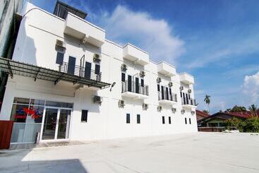 Hotel Oyo 91301 Lewis Dc Guesthouse