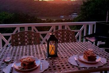 آپارتمان‌های توریست‌ها Montego 10, Caribbean Estates   Gorgeous 8 Sleeper