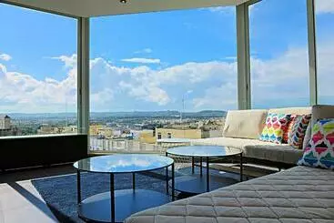 آپارتمان‌های توریست‌ها Luxury Central Hilltop Apartment With Great Views
