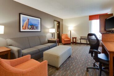 Отель Drury Inn & Suites Columbia Stadium Boulevard