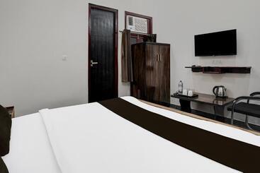 Super Hotel O Govind Nagar Near Krishan Janm Bhoomi Formerly Nidhivan Dham