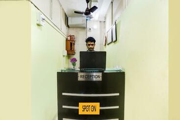 Hotell Spot On 93193  Smart Plaza