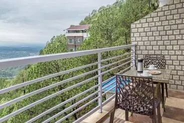 ベッドアンドブレックファースト Lake View Kasauli Cottage