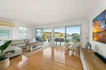 ツーリストアパートメント Cois Farraige   Beside The Sea Irish