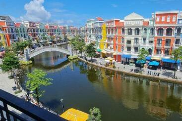 Lucky Phu Quoc Riverside Hotel Grand World