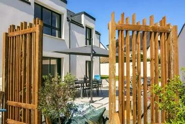 ツーリストアパートメント Maison De 4 Chambres A Arzon A 300 M De La Plage Avec Jardin Amenage Et Wifi