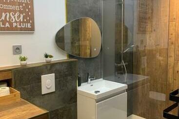 Apartamente turistice Maison Face à La Cathédrale