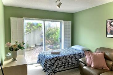 Panzió Back Yard Room In West Vancouver