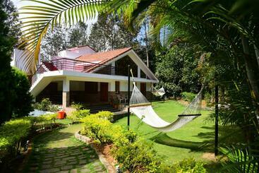 Wow Bison Woods Organic Veg Resort   Yercaud