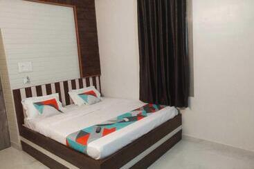 هتل Oyo 93387  Swarna Palace