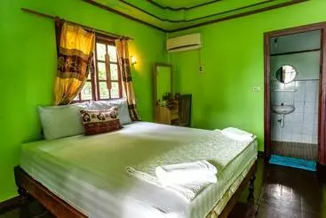 Pensão Lao Long Riverside And Budget Garden Guesthouse