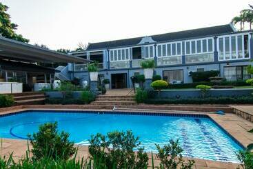 פנסיון Royal Guesthouse