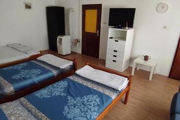 آپارتمان‌های توریست‌ها Apartmani Banatski Konak Zrenjanin