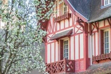 شقق خاصة سياحية Maison De Caractère En Centre Ville