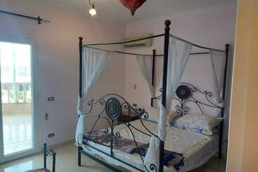 ツーリストアパートメント شاليه 7ح غرفتين تراس كبير يرى البحر عائلات فقط اللوتس الساحل الشمالى