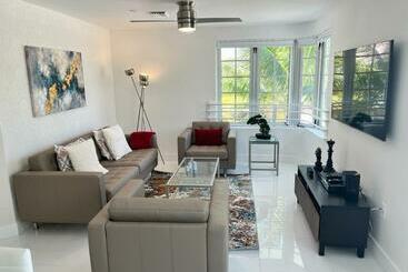 Apartamenty turystyczne Direct Ocean View   Luxurious Condo In South Beach