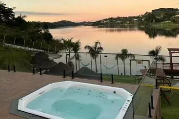 ペンション Surreal Igaratá Pousada