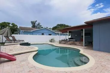 Appartements touristiques Pool Vibes Largo   Pool House Close To Clearwater/stpete Beach!