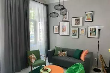 آپارتمان‌های توریست‌ها Aladar Apartment