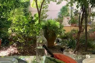 آپارتمان‌های توریست‌ها Enchanting Apartment With Patio, Lungarno Firenze