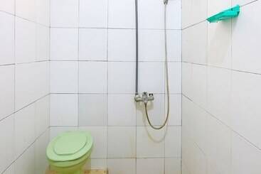 Spot On 91563 Hotel Meilias