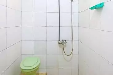 Spot On 91563 Hotel Meilias