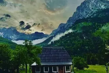 Pension Bujtina1