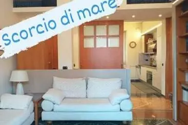 آپارتمان‌های توریست‌ها Scorcio Di Mare