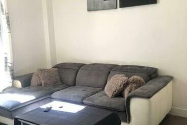 شقق خاصة سياحية Charmant Appartement Design Et Cosy Clichy