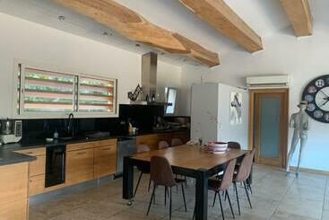 דירות לתיירים Maison Pratique Et Spacieuse