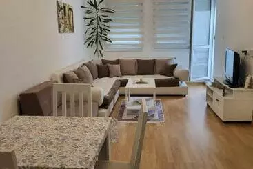 آپارتمان‌های توریست‌ها N&m Lux