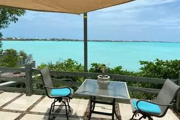 آپارتمانهای توریستها Waterfront Home In The Providenciales