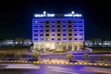 Отель Golden Tulip Dammam Corniche