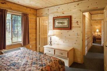فندق Rock Crest Lodge And Cabins