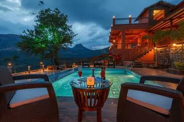 ツーリストアパートメント Jalanta Stays   Jalanta 12bhk Lake View